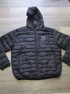 NWOT​ Official Volvo Merchandise Lightweight Hooded Puffer Packable Jacket Sz XL